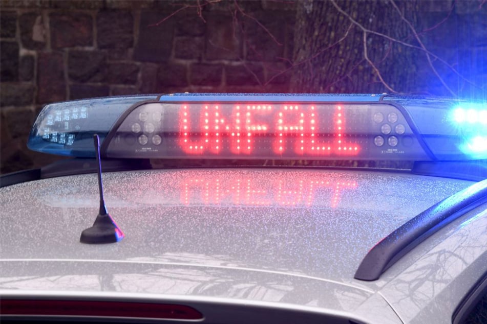 Porsche stürzt auf Audi: Crash endet in 230.000 Euro Schaden