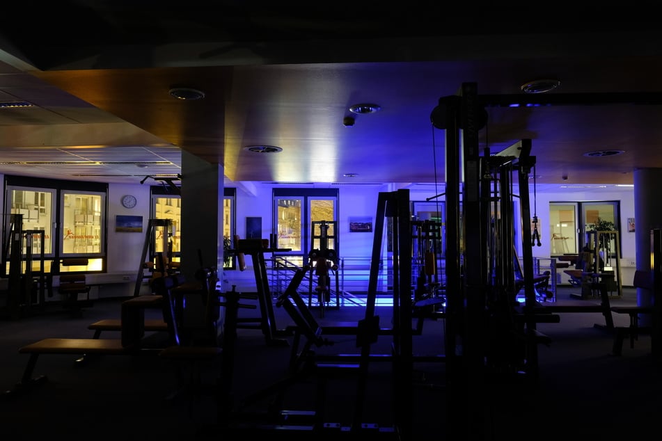 Die Lichter in den Fitnessstudios in Sachsen bleiben auch weiterhin aus. (Symbolbild)