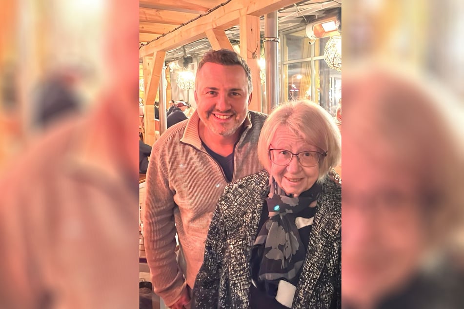 Schickt Blumen: Silvio Zschage (46) mit seiner Mama.