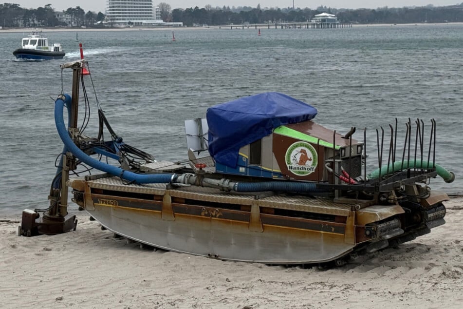 Dieser Saugbagger sollte zur Rettung des gestrandeten Wals beitragen, scheiterte jedoch am zu festen Sand.