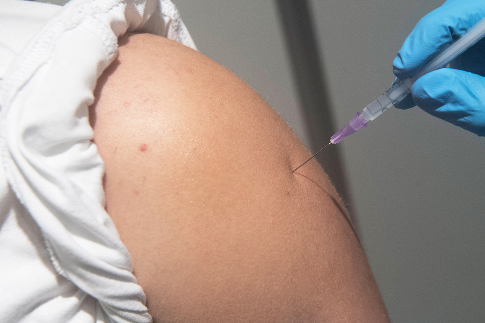 Corona-Impfstoffe: Viele Nebenwirkungen, weil sich Menschen darauf versteifen?