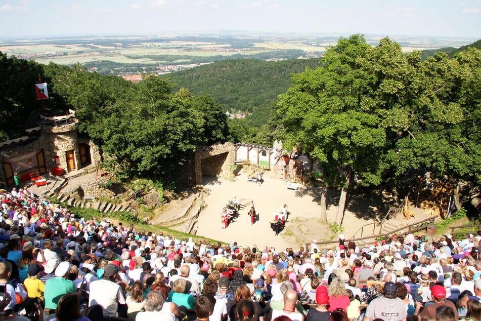 Das erste Konzert findet am 18. Juli im Harzer Bergtheater Thale statt.