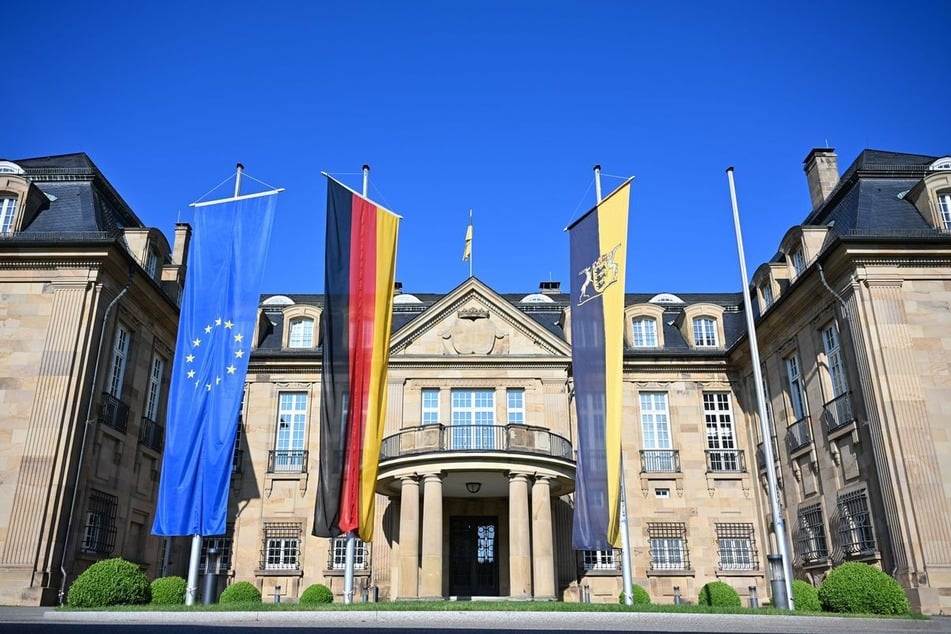 Die Villa Reitzenstein ist Sitz des Staatsministeriums Baden-Württemberg und Amtssitz des Ministerpräsidenten von Baden-Württemberg.