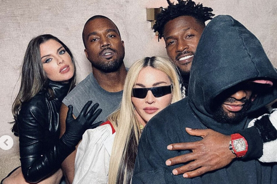 Last week, Ye and Julia grabbed dinner with a few A-listers, including Madonna and Floyd Mayweather.