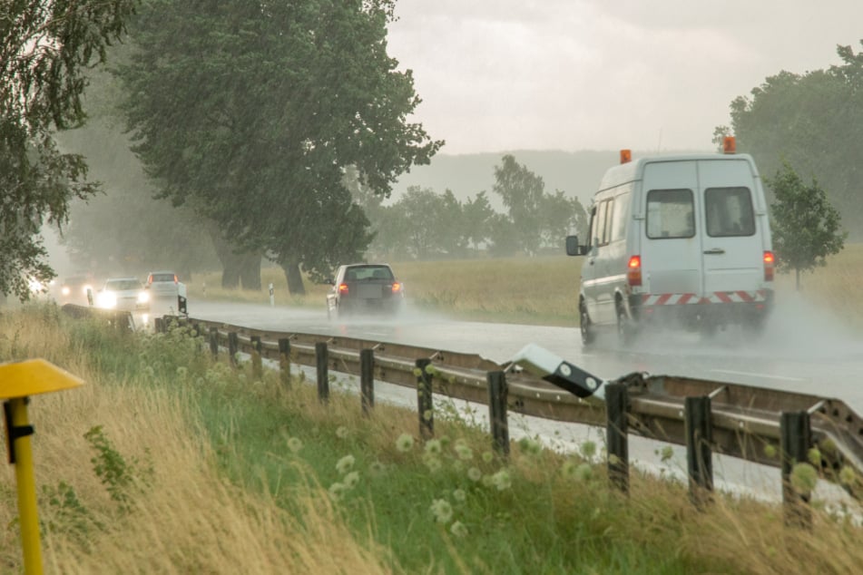 Autofahrer mussten besonders vorsichtig fahren - es herrschte Aquaplaning-Gefahr.