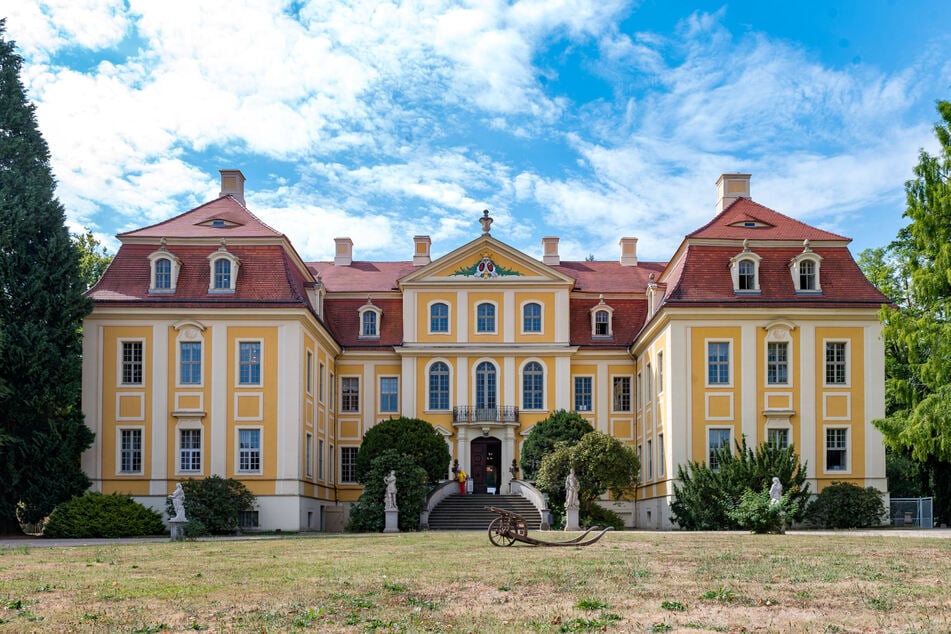 Falls es regnet, nicht so schlimm. Die Veranstaltung findet im Barockschloss Rammenau statt.