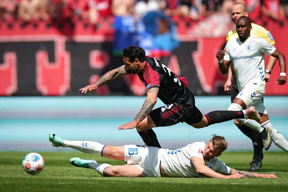 Auch in der zweiten Hälfte fehlte die Gefahr nach vorne.