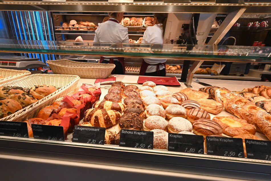 Neben steigenden Energie- und Getreidekosten müssen sich Sachsens Bäcker nun auch mit zahlreichen Kundenanfragen beschäftigen.