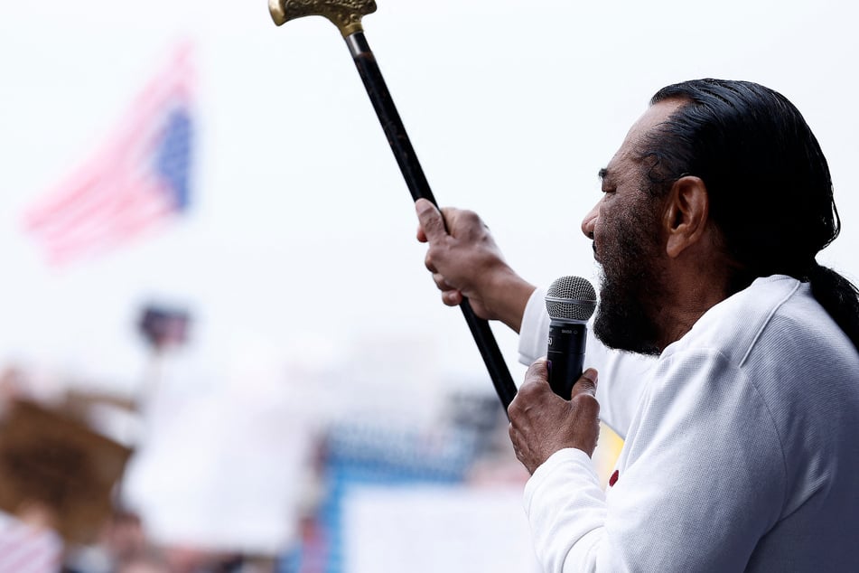 Texas Rep. Al Green blasts Trump's "de-facto dictatorship" as he previews articles of impeachment