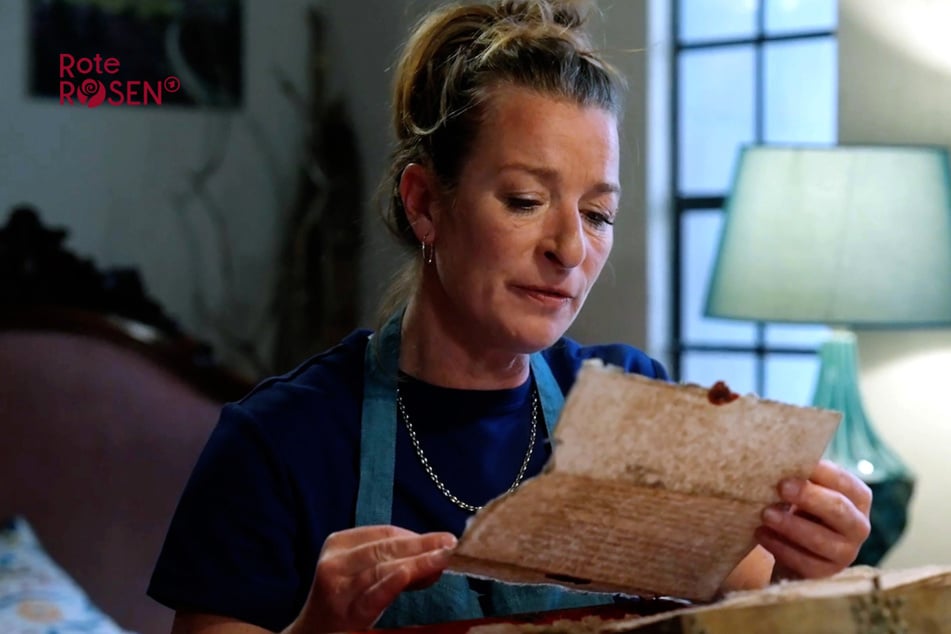 Rote Rosen: "Rote Rosen": Carla lüftet das Geheimnis der mysteriösen Holzkiste