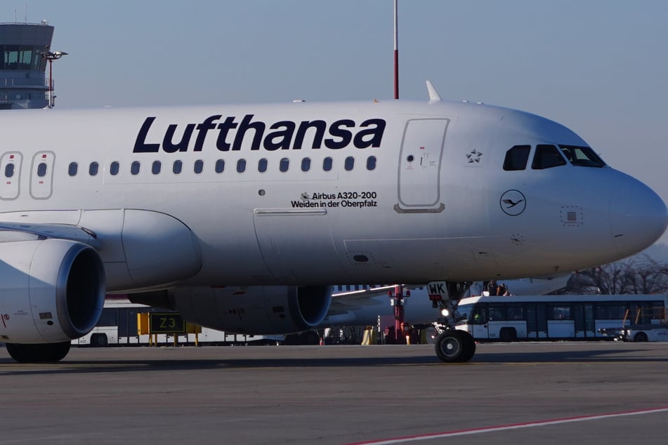 Schreck auf dem Rollfeld: Zusammenstoß mit Lufthansa-Flieger