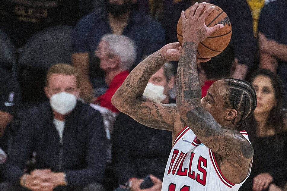 NBA: Bulls take care of the LeBron-less Lakers on the road