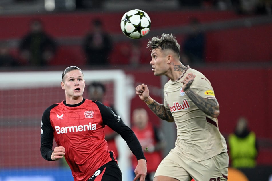 Der 17 Jahre alte Ukrainer Artem Stepanov (l.) bleibt Bayer 04 Leverkusen langfristig erhalten.