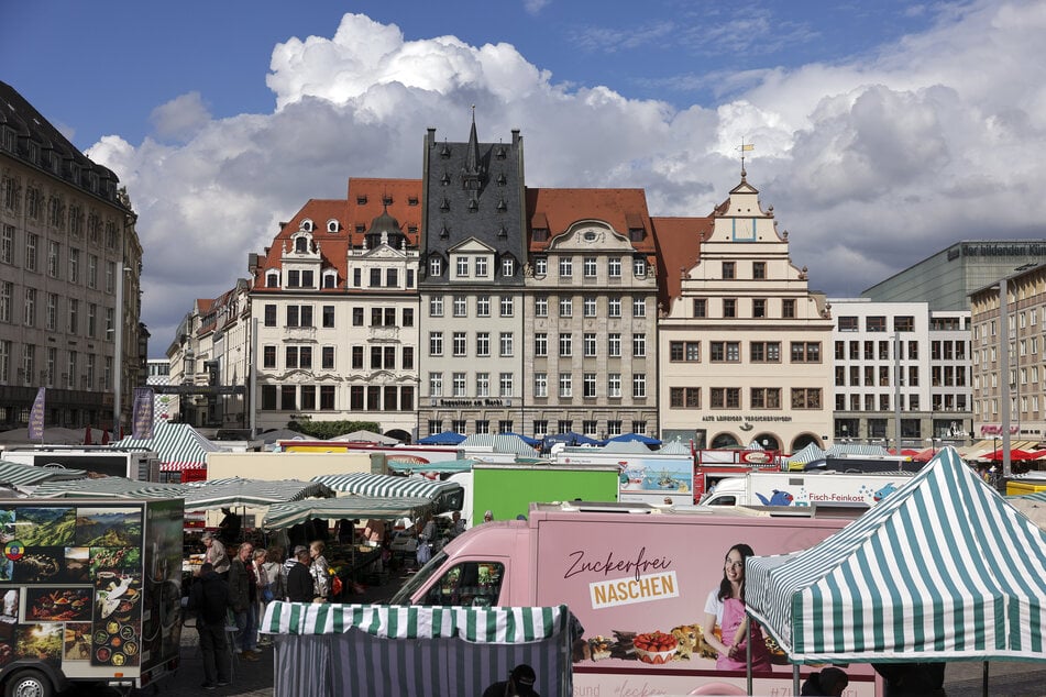 All die Markthändler müssen vom Markt zum Augustusplatz umziehen.