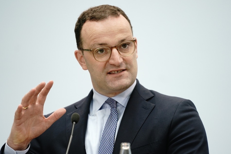 Der CDU-Politiker blickt auf die Anzahl neuer Corona-Infektionen mit Besorgnis.