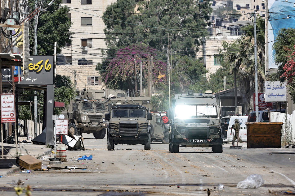 Bis es vielleicht irgendwann zu einer Waffenruhe kommt, greift die israelische Armee weiter Ziele im Gazastreifen an.