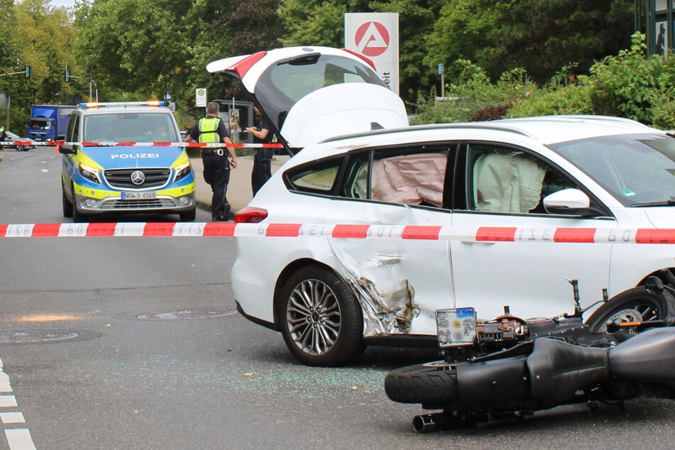 Frontalcrash hinterlässt 20.000 Euro Schaden: Zwei Verletzte