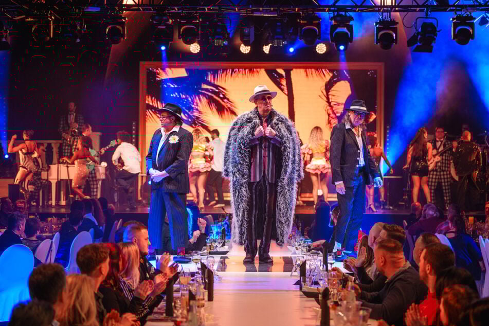 Der Ostra-Dome wird zur Mafia-Bühne und liefert die Kulisse für einen Abend voller Show und Spannung.