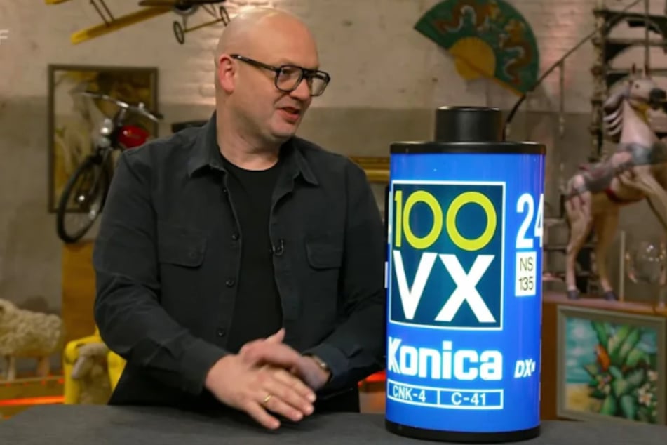Laut Experte Sven Deutschmanek (49) ist das Konica-Objekt aus den späten 1980er- bis Anfang 1990er-Jahren bis zu etwa 300 Euro wert.