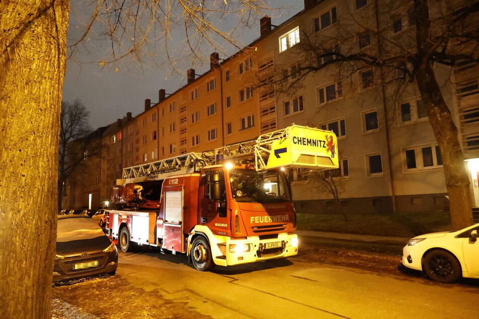 Chemnitz: Bei Feuerwehreinsatz in Chemnitz: Leiche in Wohnung entdeckt