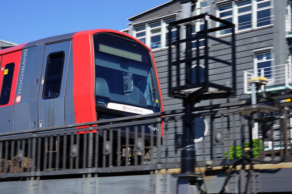 Auch in Zukunft soll in Hamburgs U-Bahnen weiterhin eine menschliche beziehungsweise Anke Harnacks Stimme zu hören sein.