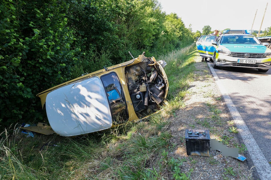 Der Trabi überschlug sich auf der B175 in Waldenburg.