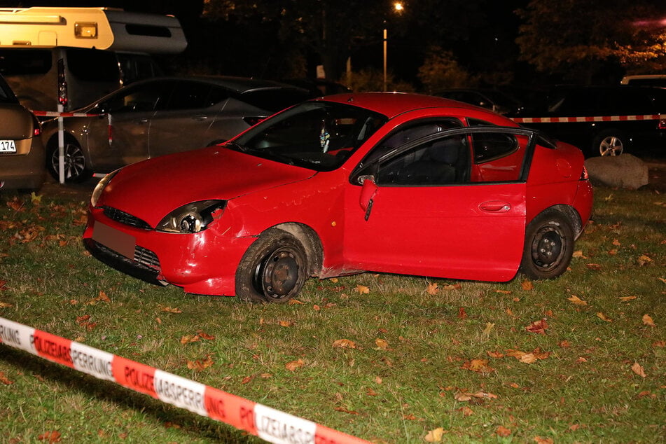 Ein Ford-Fahrer verunfallte nach einer Verfolgungsjagd mit der Polizei.