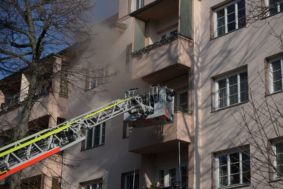 Es brannte im dritten OG eines Mehrfamilienhauses.