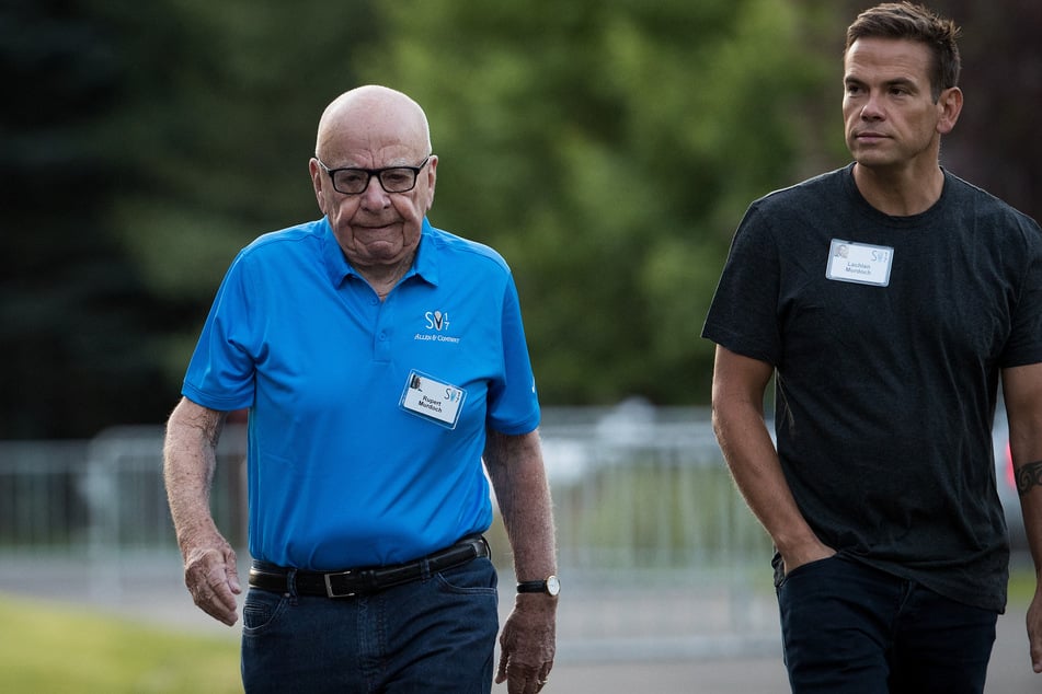 Rupert Murdoch (l.) and his son Lachlan could be among the investors who will take control of TikTok in the US.