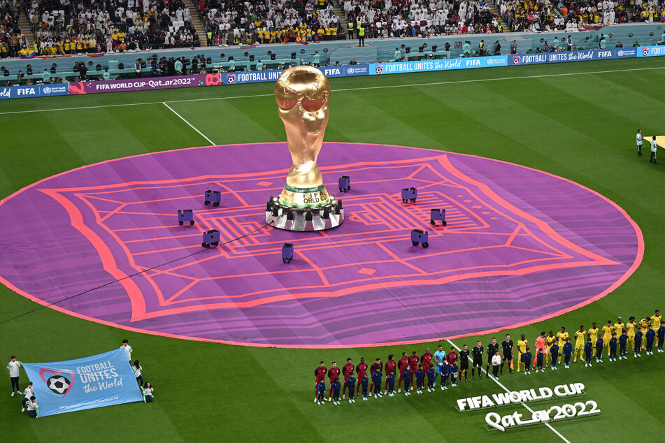 Die Eröffnung der FIFA WM 2022 in Katar fand am 20. November 2022 im Al-Bait Stadion in al-Chaur statt.