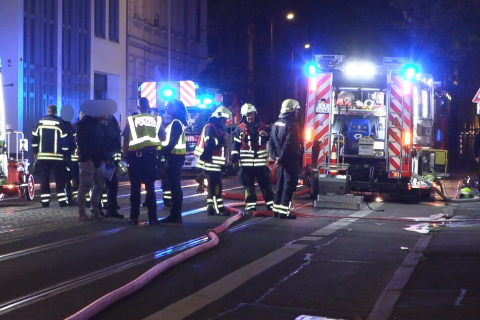 Leipzigs Feuerwehr war in der Nacht zu Donnerstag an der Friedrich-Ebert-Straße gefordert.