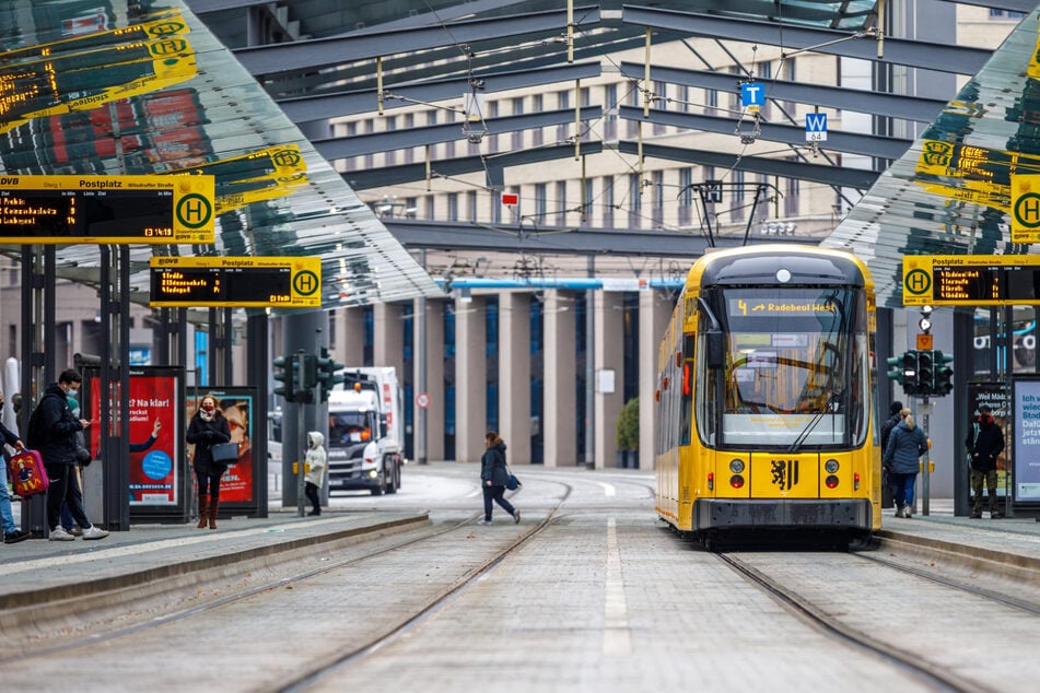 Betroffen sind Bahn und Bus: Seit Montag gelten Änderungen auf den Linien 7, 74 und 76.