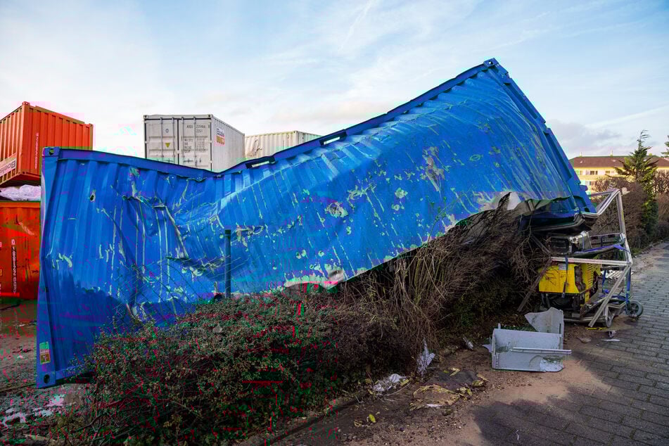 ... an den entstandenen Schäden lässt sich die enorme Wucht erkennen.