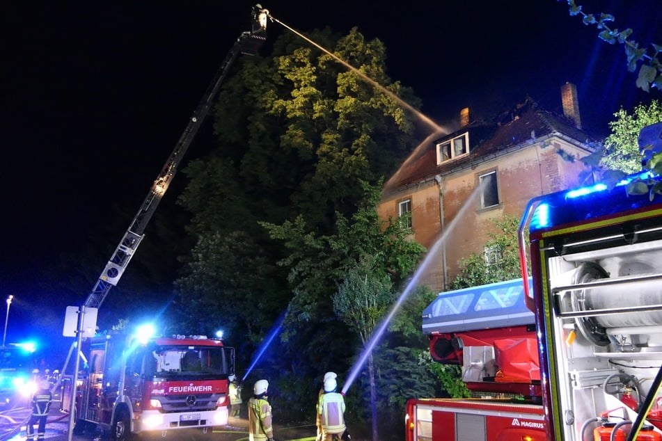 Bei dem Feuer in Borsdorf waren insgesamt 69 Feuerwehrleute im Einsatz.