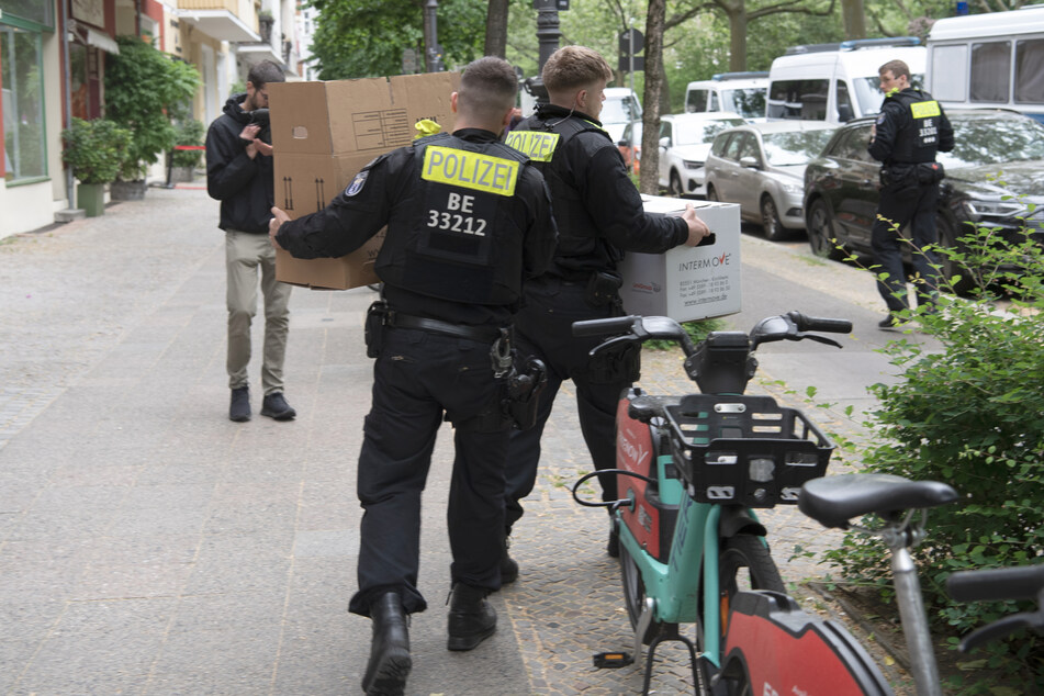 Mehrere Objekte in Berlin wurden durchsucht und Beweise gesichert. (Symbolfoto)