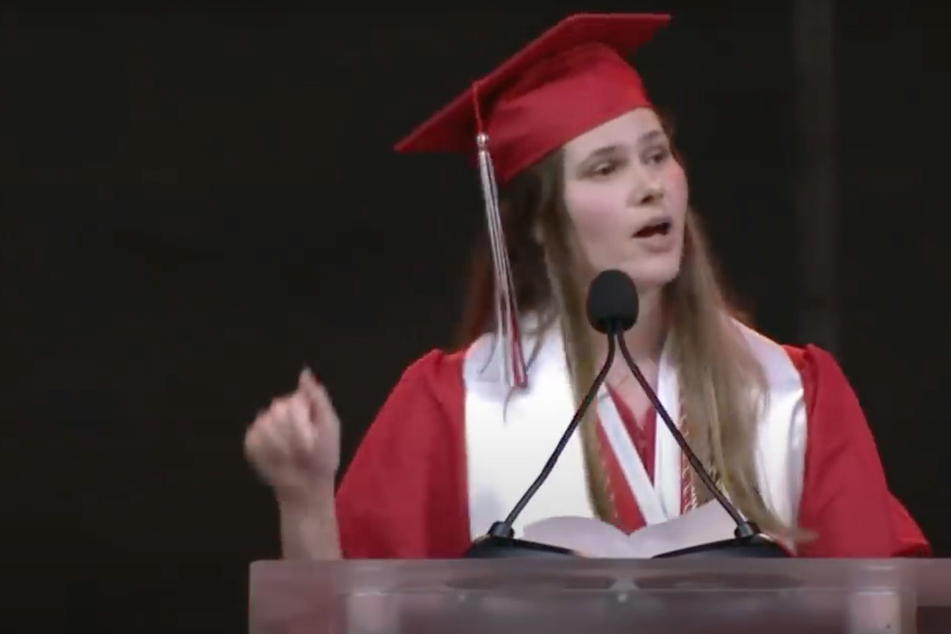Dallas teen takes on Texas' abortion bill in viral valedictorian speech