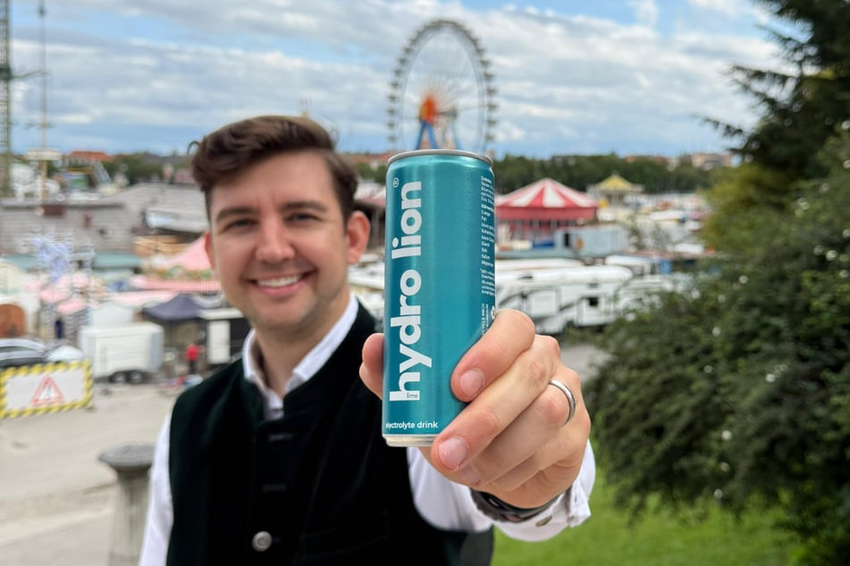 Gründer Sebastian Oelighoff setzt in der Oktoberfest-Zeit auf die Elektrolyt-Limo "hydro lion".