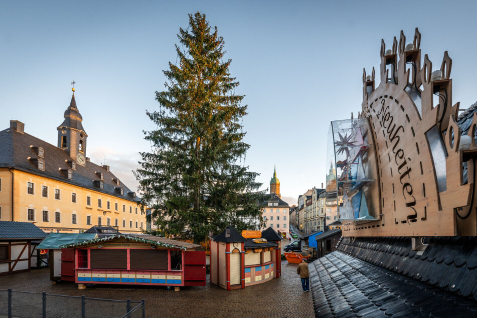Stimmungsvolle Musik auf dem Annaberger Weihnachtsmarkt kommt die Stadt teuer zu stehen.
