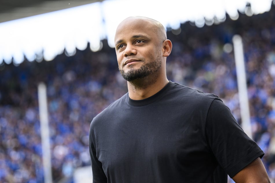 Trainer Vincent Kompany (39) dürfte sich über den vorzeitigen Transfer sicherlich freuen.