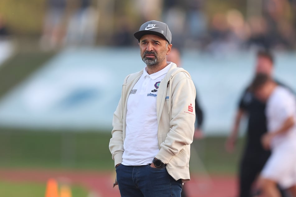 Aue-Coach Khvicha Shubitidze (52) will Leidenschaft auf dem Rasen spüren.