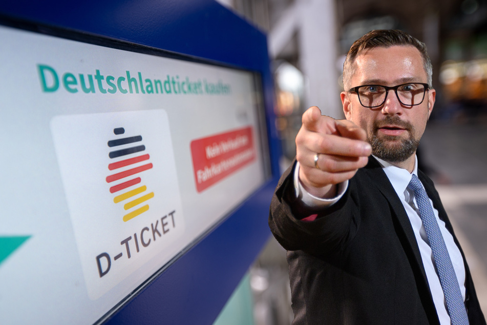 Martin Dulig (49, SPD) wirbt um die Zustimmung des Bundes, in Sachen günstigeres Ticket für Studierende. (Symbolbild)