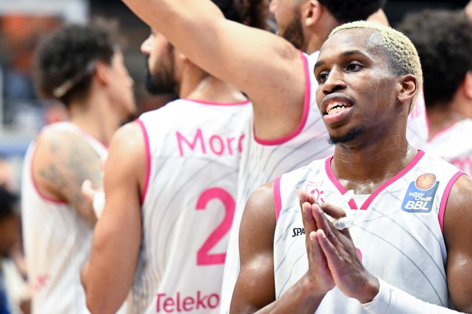 Telekom Baskets in der Champions League vor dem Aus: Shorts-Drama beim Buzzer-Beater