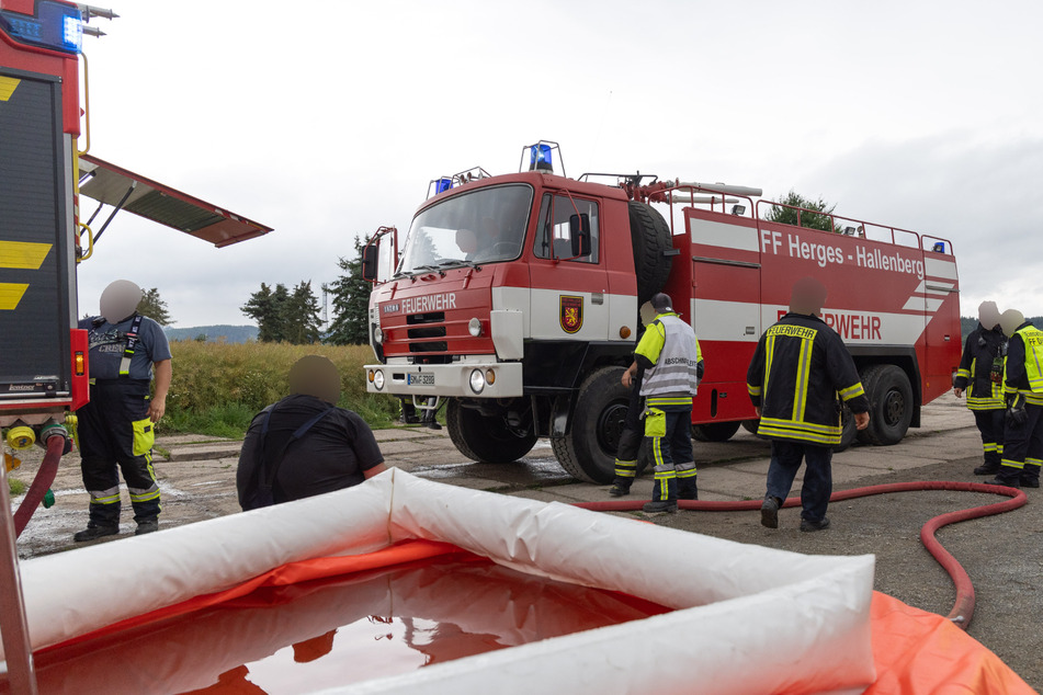 Feuerwehr bei hühnerhaltendem Betrieb im Einsatz: Etwa 400.000 Tiere von Havarie betroffen