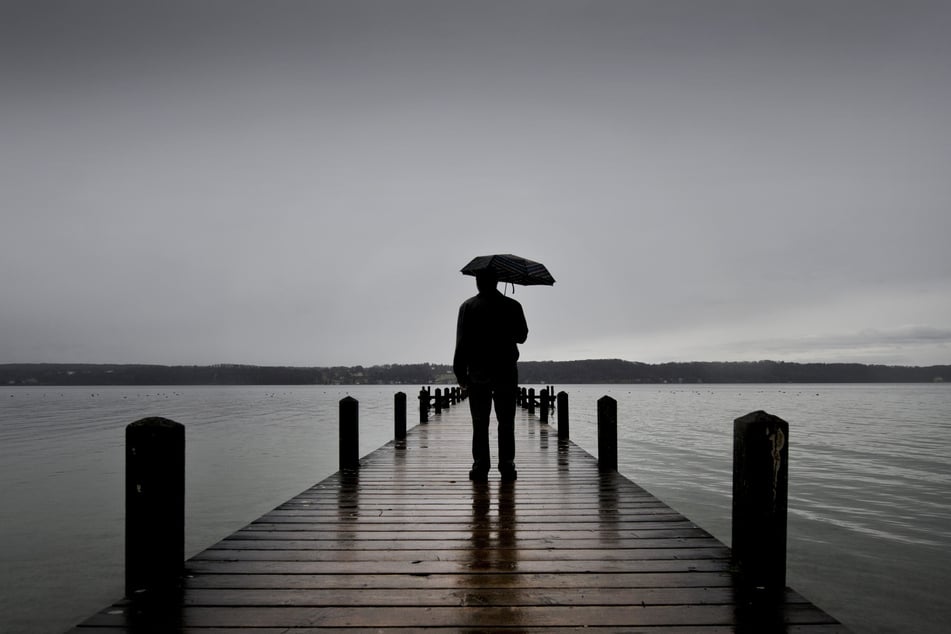 Ein grauer und freudloser Alltag ist nur eines von vielen verschiedenen Symptomen einer Depression. (Symbolbild)