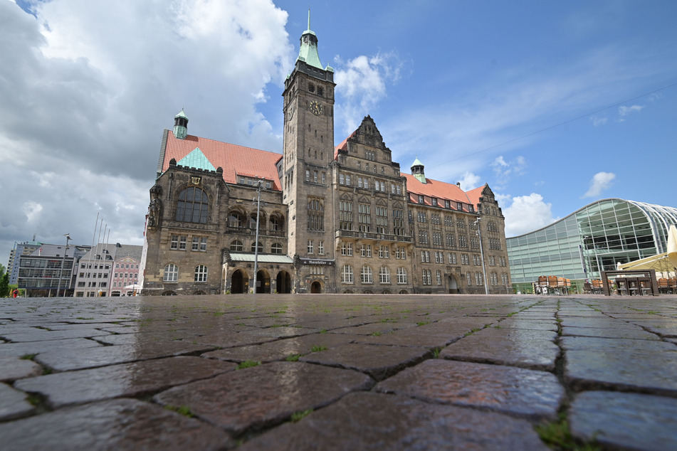 Dem Rathaus Chemnitz steht ein bewegter Herbst bevor. Stadtratssitzungen, Interims-Regentschaft von Miko Runkel (59, parteilos) und Amtseinführung von Sven Schulze.