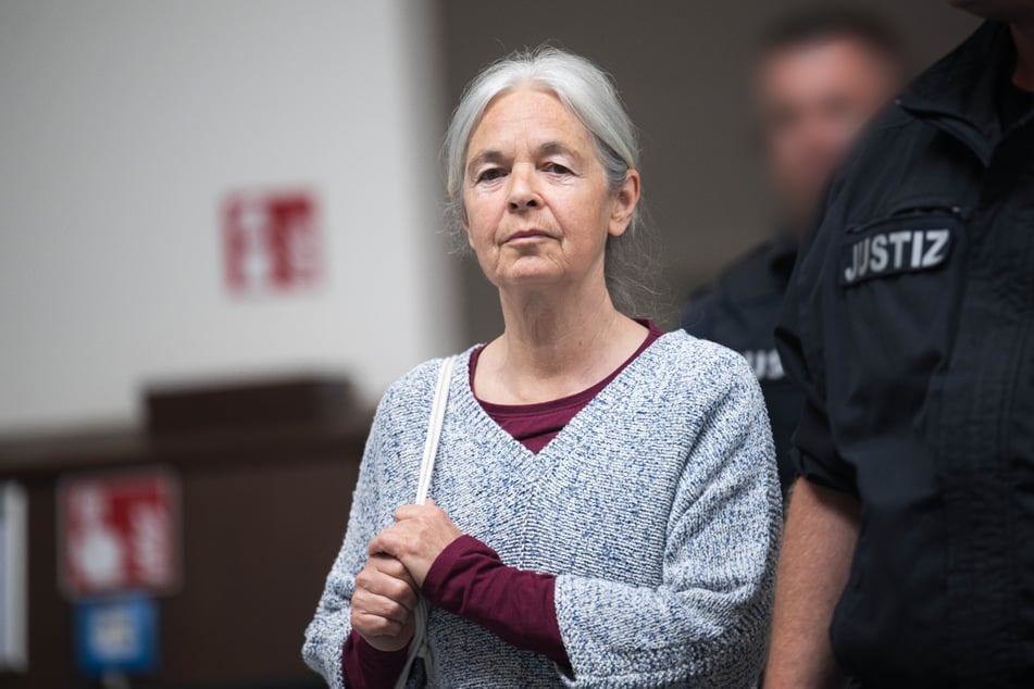 Daniela Klette (66) wird vorgeworfen, als Mitglied der terroristischen RAF-Fraktion (RAF) mit ihren Komplizen Raubüberfälle begangen zu haben.