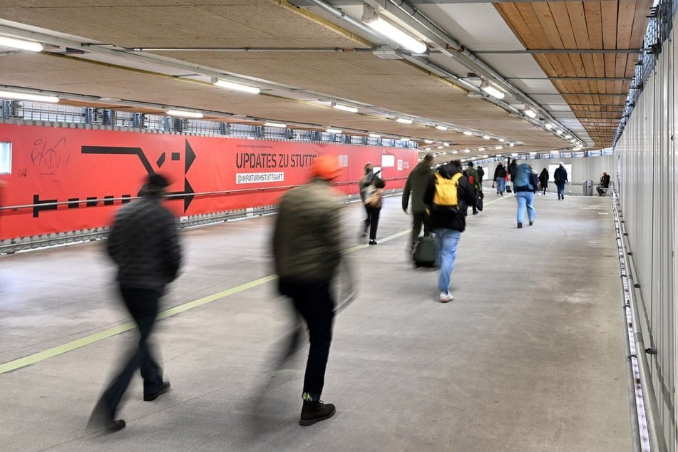 Ein Videospiel macht den langen Fußweg durch Stuttgarts Bahnhofs-Tunnel zwischen Gleisen und Stadt nun erlebbar.