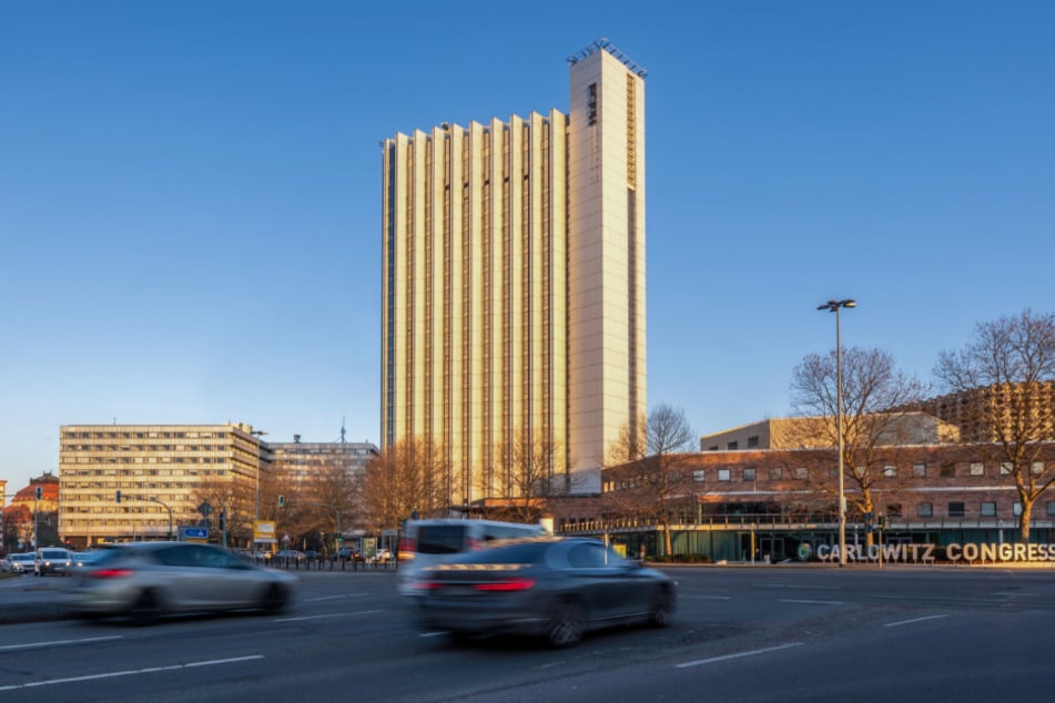 Das 97 Meter hohe Congress Hotel schließt zum 31. Januar.