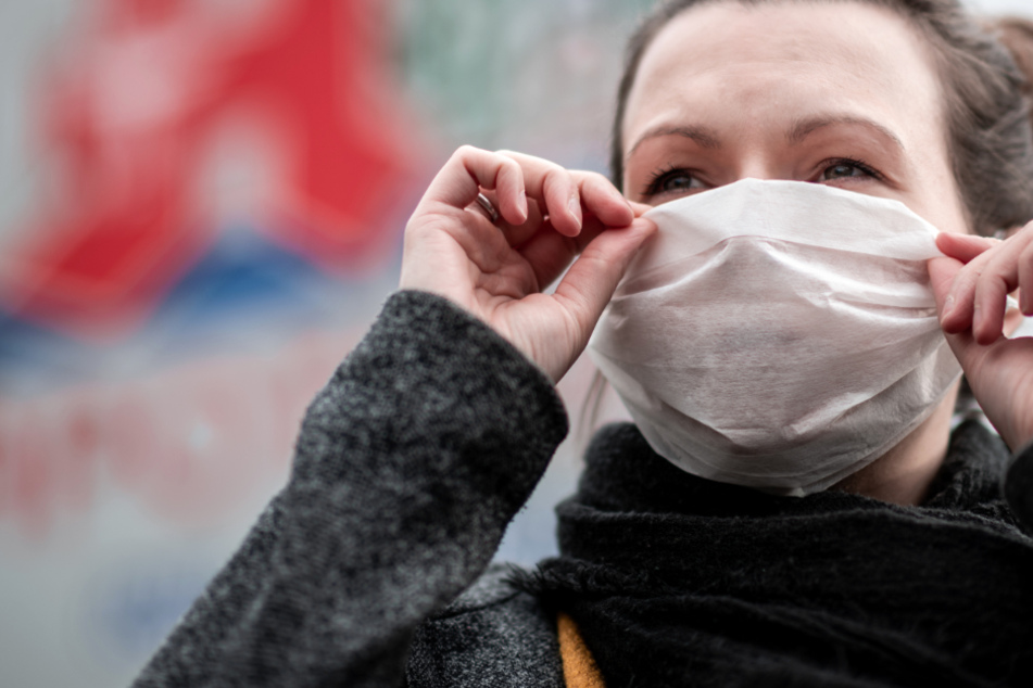 Die hessische Landesregierung hatte die Maskenpflicht zuletzt verschärft (Symbolbild).