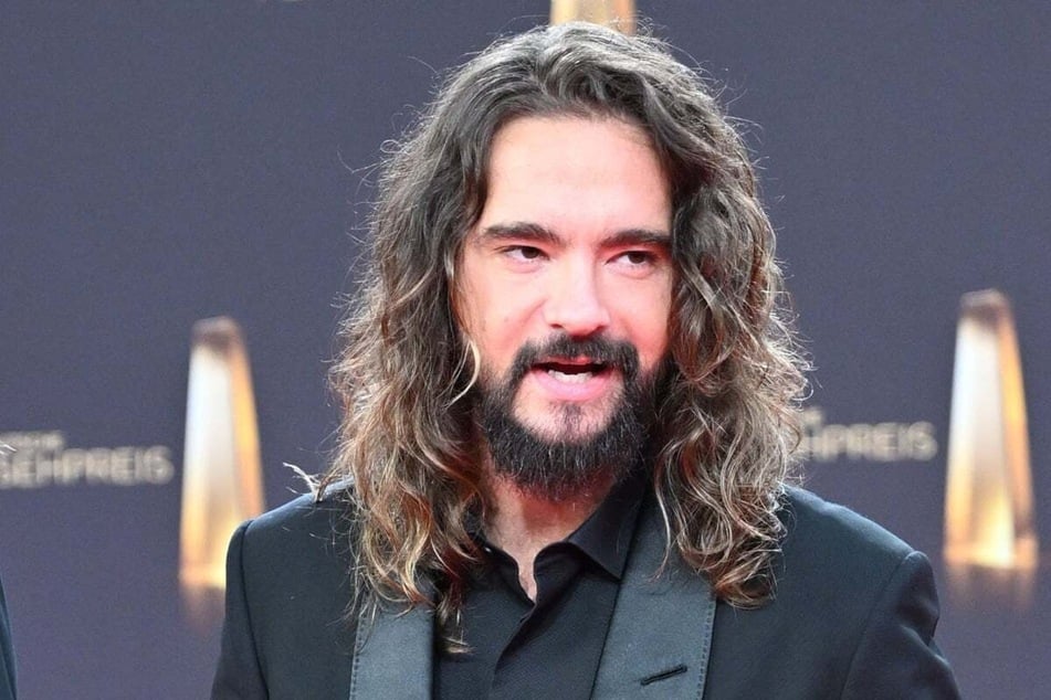 Tokio-Hotel-Gitarrist Tom Kaulitz (35) hat eine klare Meinung zu den öffentlichen Beziehungen seines Zwillingsbruders.